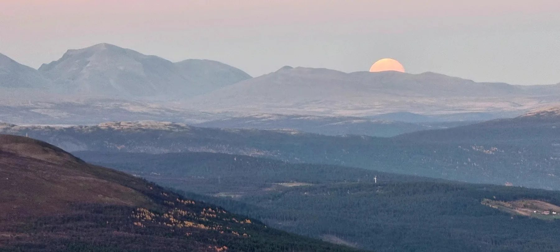Kveldsstemning over fjellene
