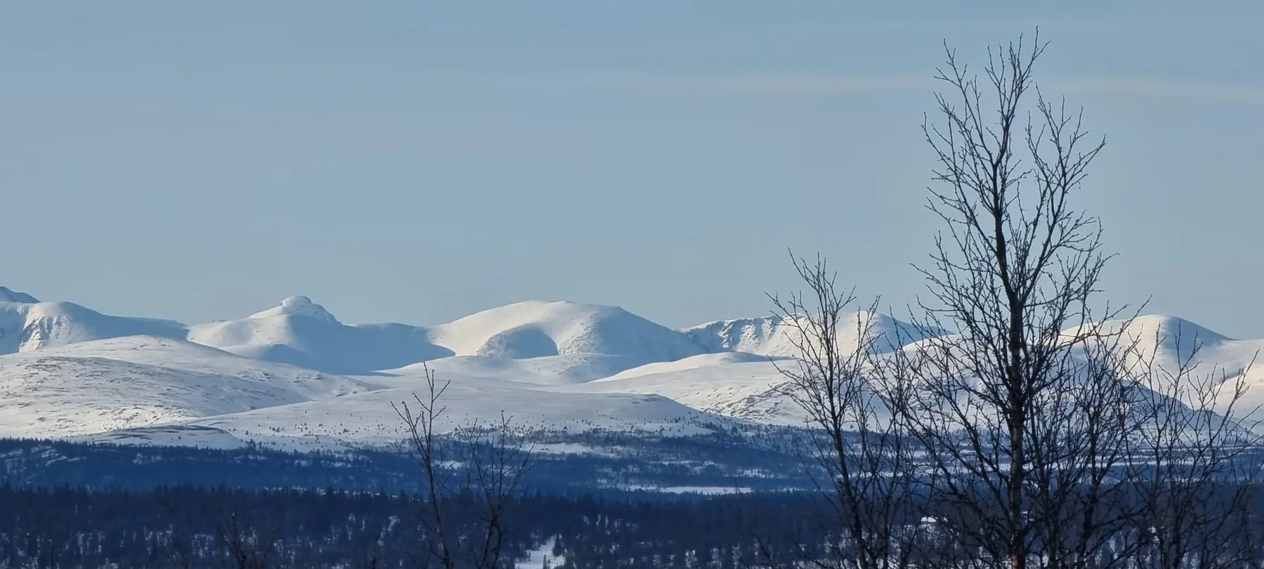 Skumring over vinterfjellet